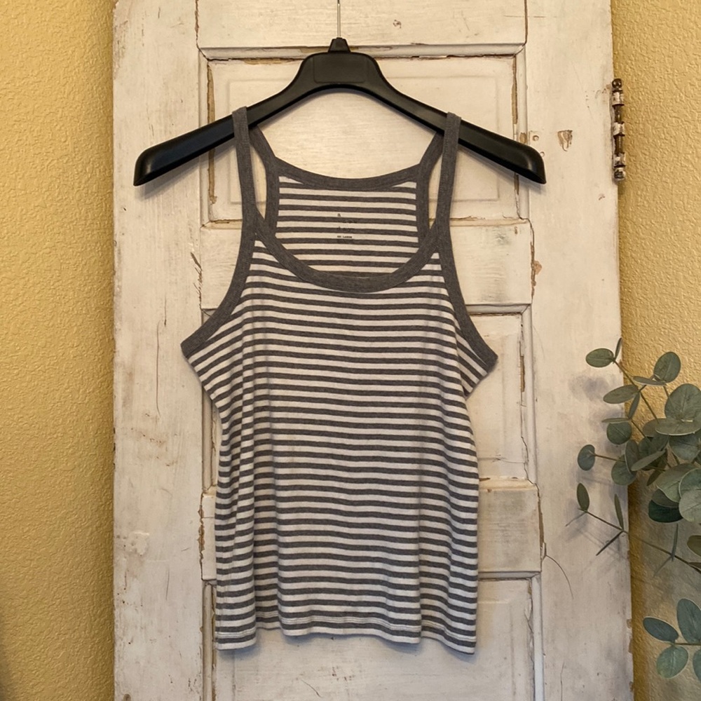 A. New Day Women’s grey/white striped tank top Sz XX-Large